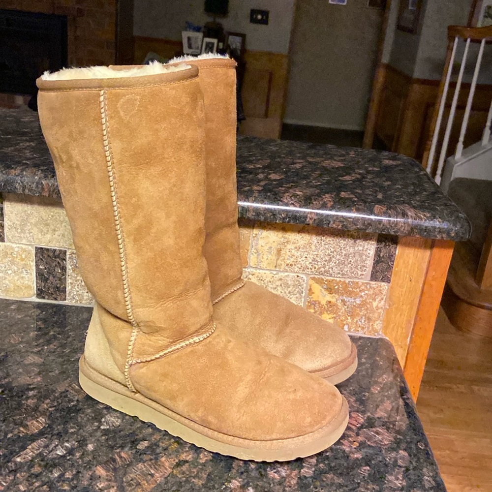 Ugg Australia classic tall sz 8 boots